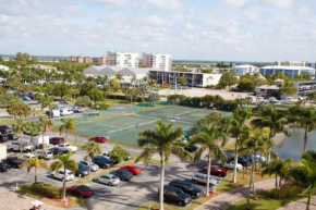 Estero Beach & Tennis Club by IPG
